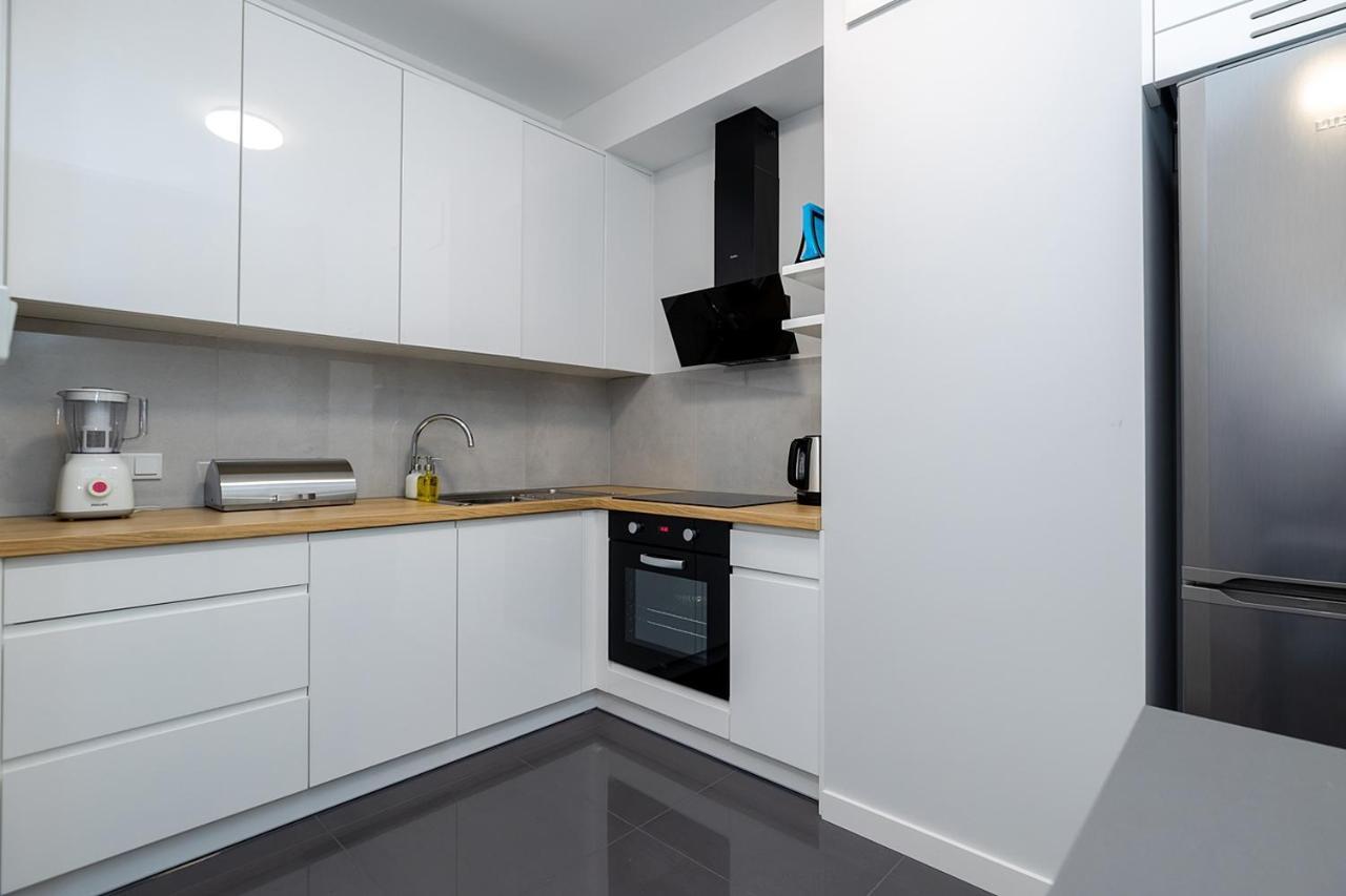 Wola Luxe Apartment ワルシャワ エクステリア 写真